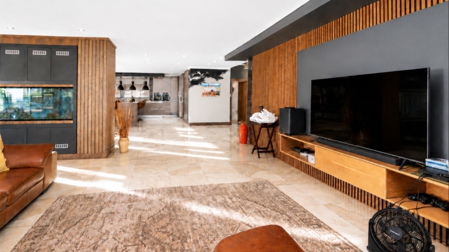 8 Bedroom Property for Sale in Birdwood Estate North West